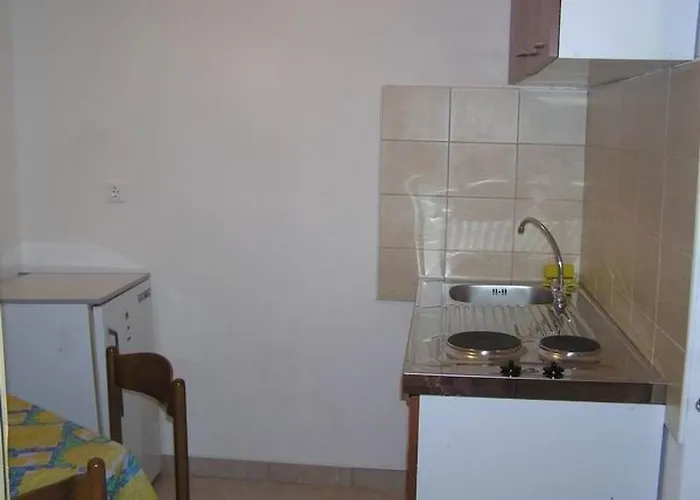 Fuer 2 Personen - 1 Kind Ca- 30 M² In Silo- Adriakueste Kroatien - Kroatisch By Interhome アパート