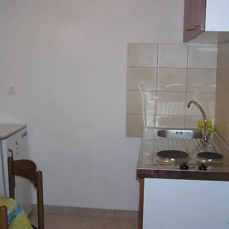 Fuer 2 Personen - 1 Kind Ca- 30 M² In Silo- Adriakueste Kroatien - Kroatisch By Interhome Lejlighed