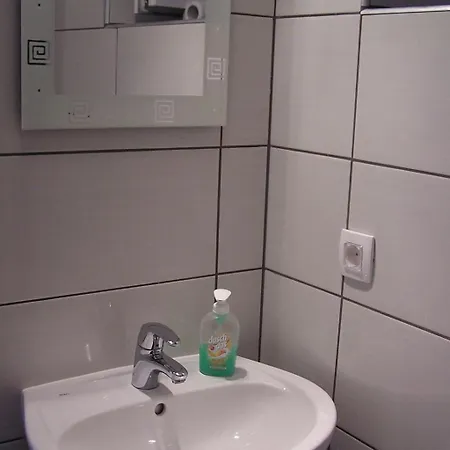Fuer 2 Personen - 1 Kind Ca- 30 M² In Silo- Adriakueste Kroatien - Kroatisch By Interhome Lejlighed